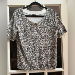 Talbots Short Sleeve Animal Print Lightweight Sweater